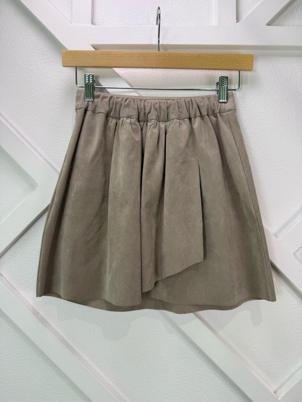 Aritzia Wilfred Free Faux Suede Mini Skirt Taupe Elastic Waist Size XS